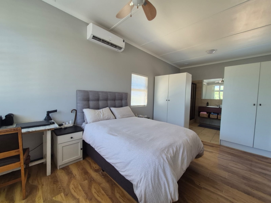 4 Bedroom Property for Sale in Fairway Heights Western Cape